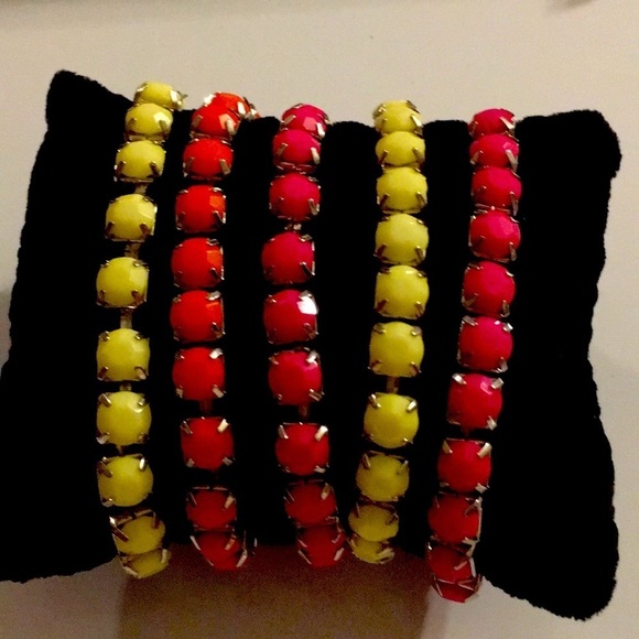 Jewelry - Set of 5 stretchy bead Bracelet (N)